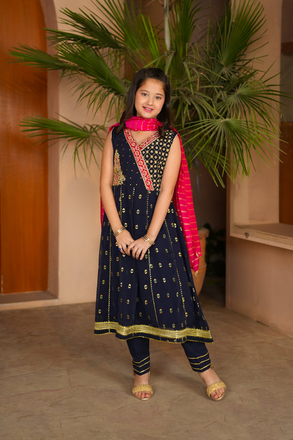 Shalwar Kameez & Pink Dupatta