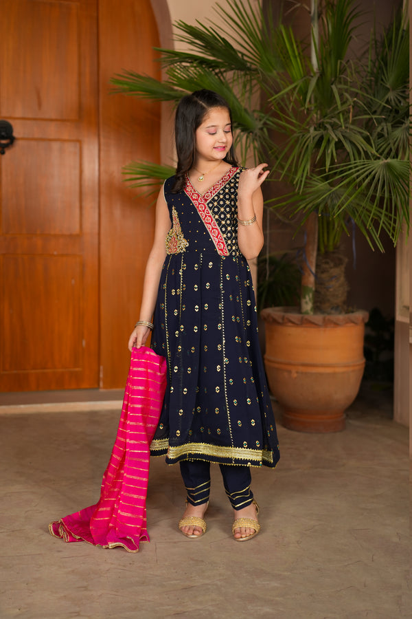 Shalwar Kameez & Pink Dupatta