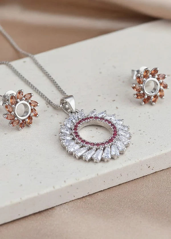 Marquises Neckless