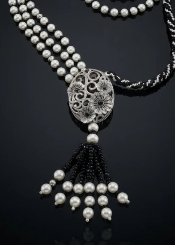 Precious Bond Neckless